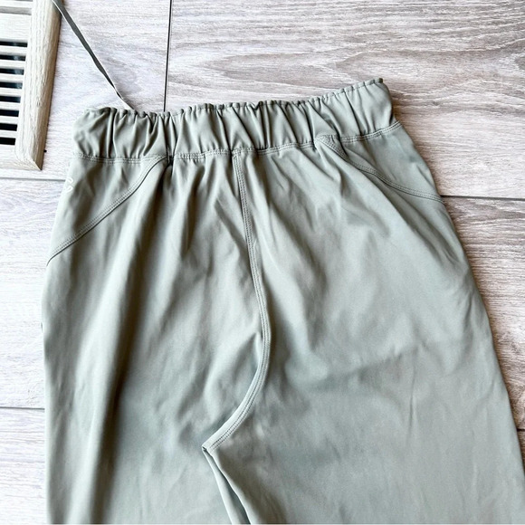 NWT Core by Carre Noir Stretch Cropped  Pants in Sage Green - Picture 10 of 10